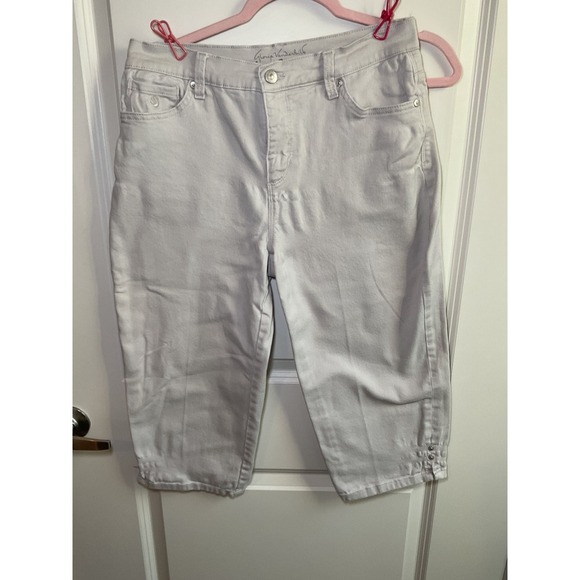 Gloria Vanderbilt Capri Pants Silver Button Accent Cropped Jeans Size 12 - Picture 1 of 10